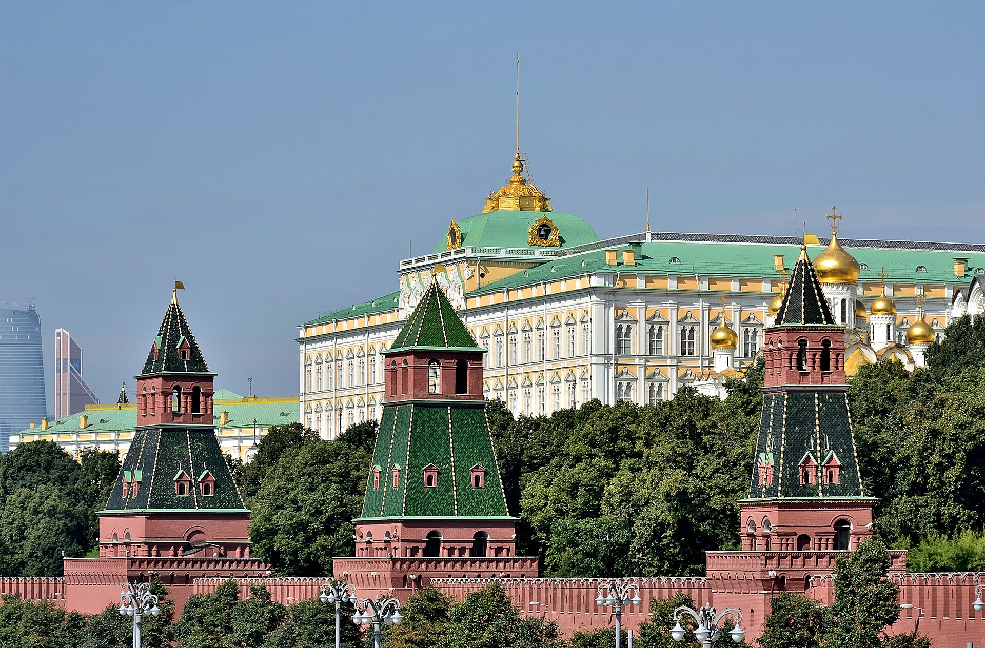 The word kremlin simply means a fortified citadel at the heart of a Russian town.