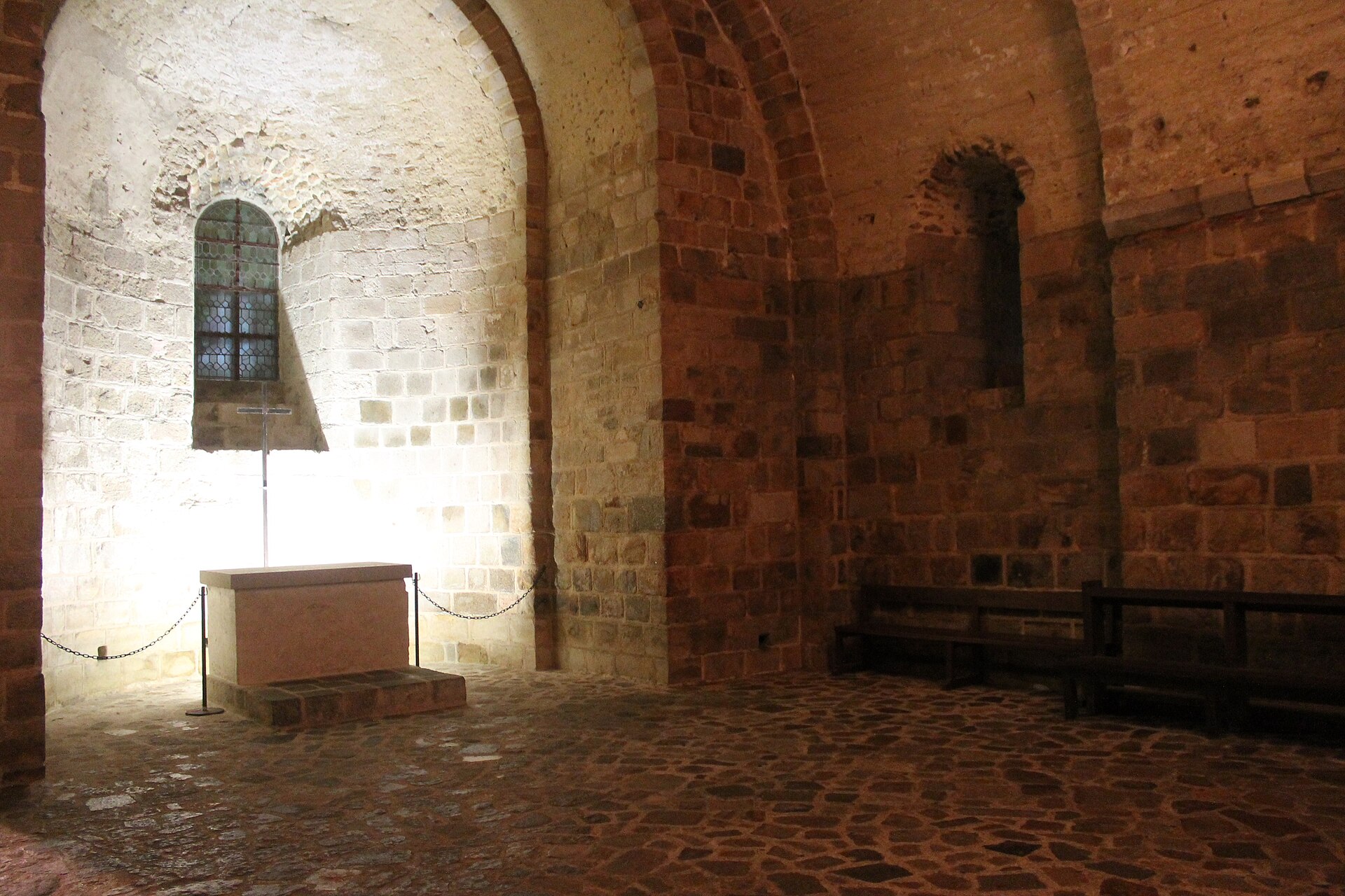 A mighty crypt built to support the abbey church above