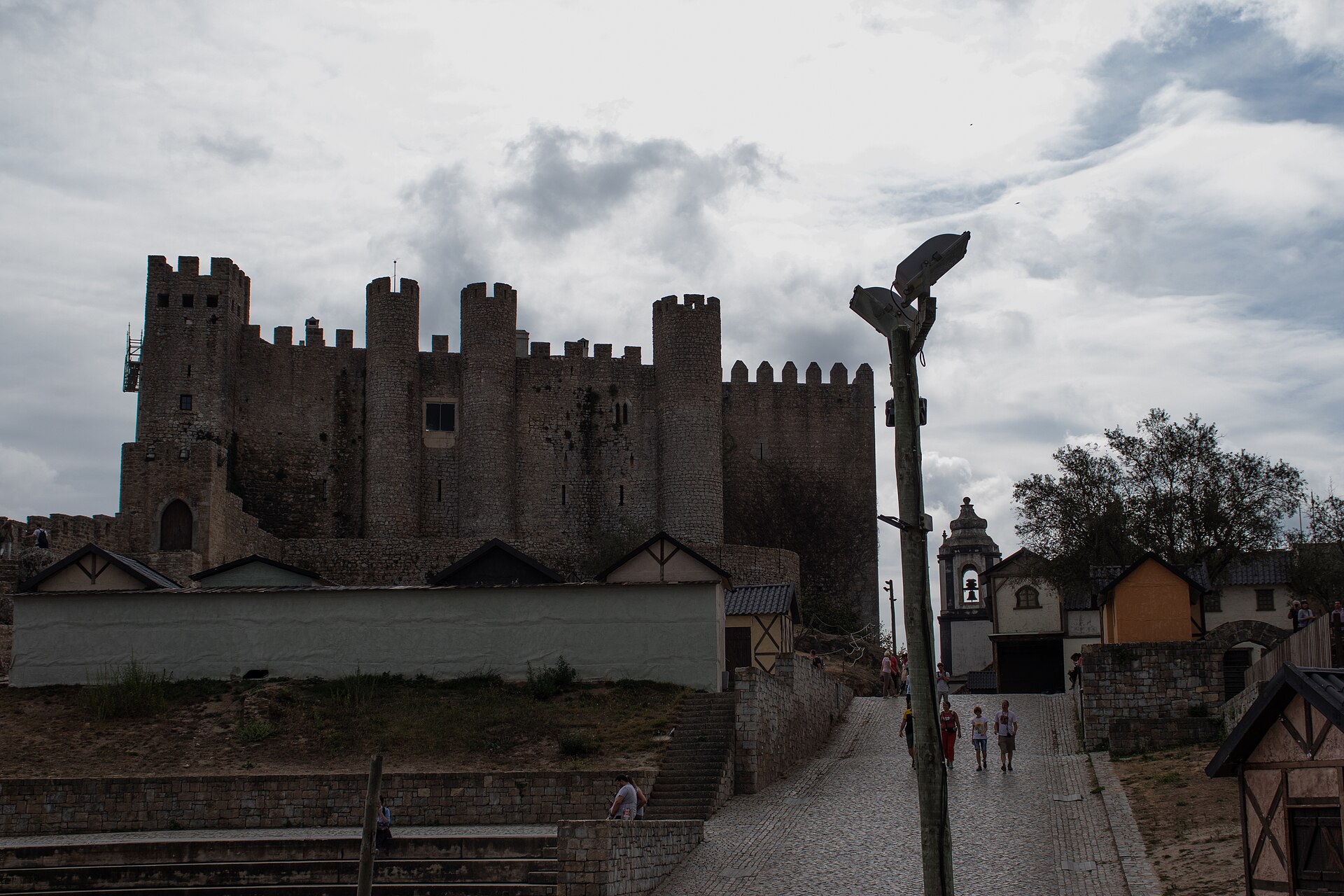 The castle's palace is adorned with fine Manueline windows.