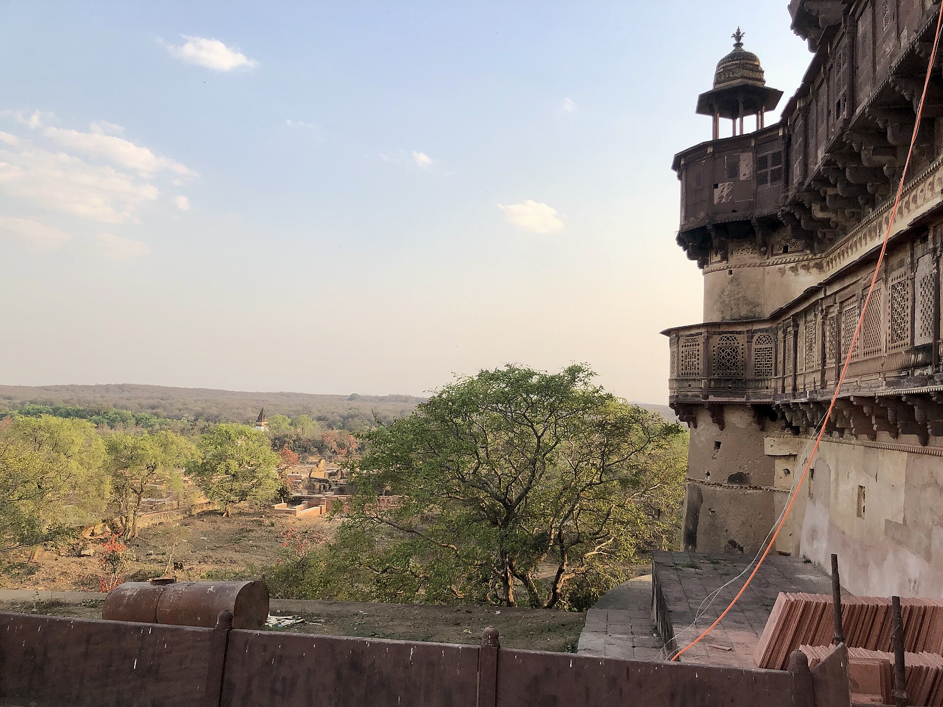 A view from the Jahangir Mahal over the town and river