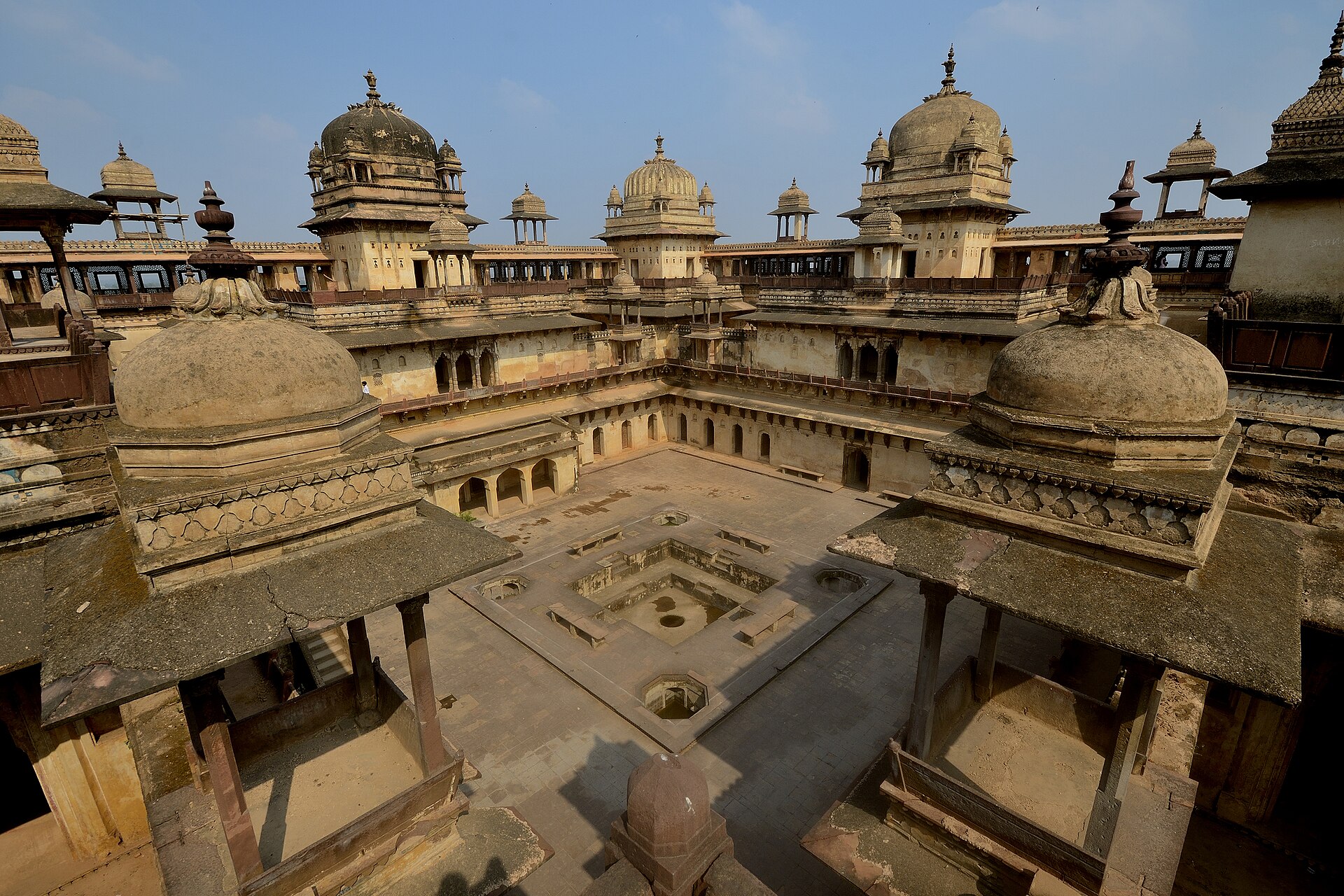 A beautiful inner view of the Jahangir Mahal