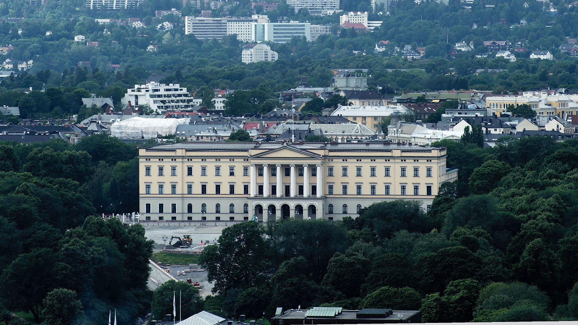 The green expanse of the palace park