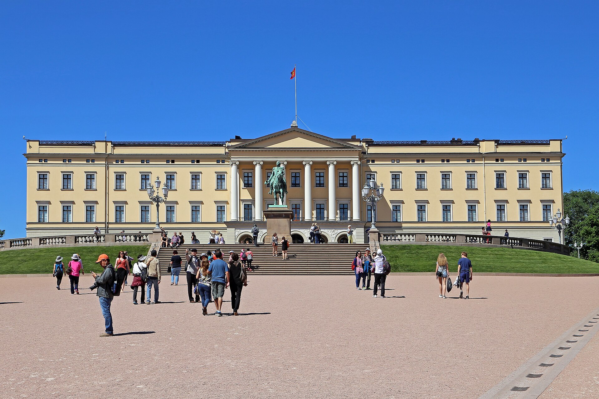 The palace presiding over the heart of Oslo