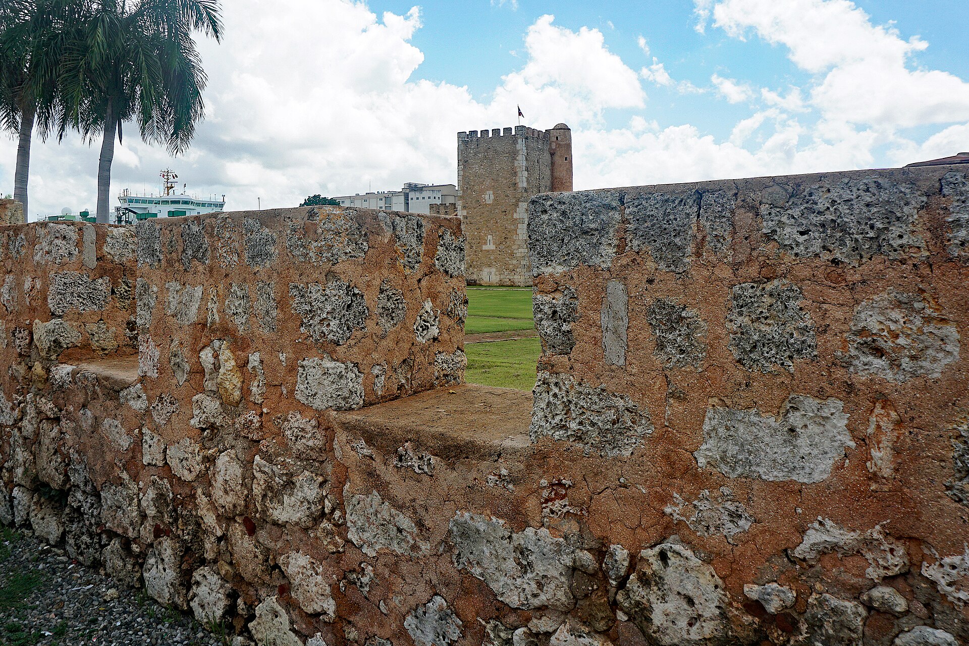 The walls and Tower of Homage of the Fortaleza Ozama