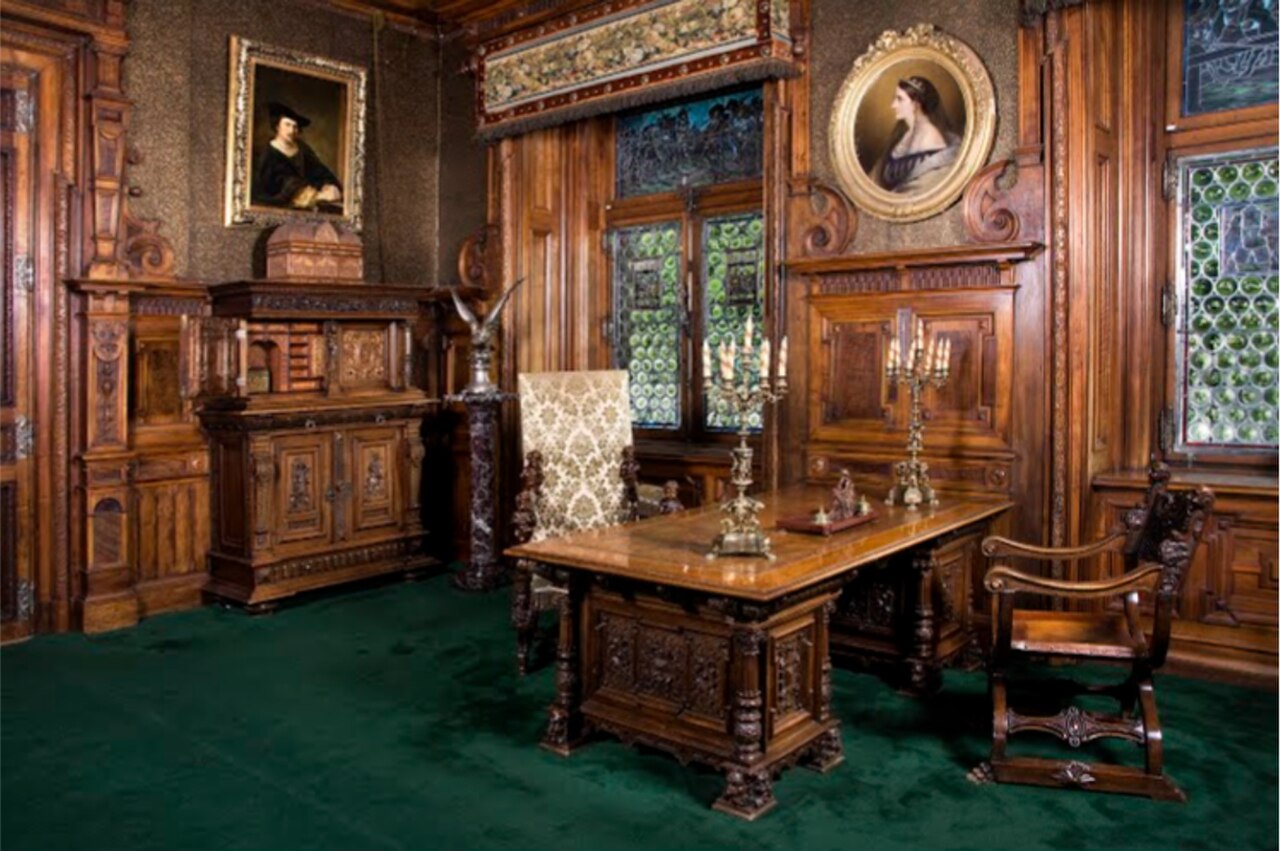 One of the many themed rooms of the castle.