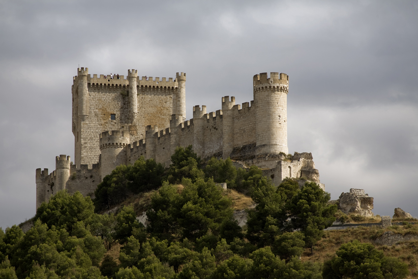 Today the great fortress houses a museum devoted to the region's wines.