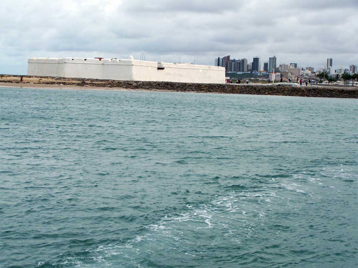 The walls and bastions of the Forte dos Reis Magos