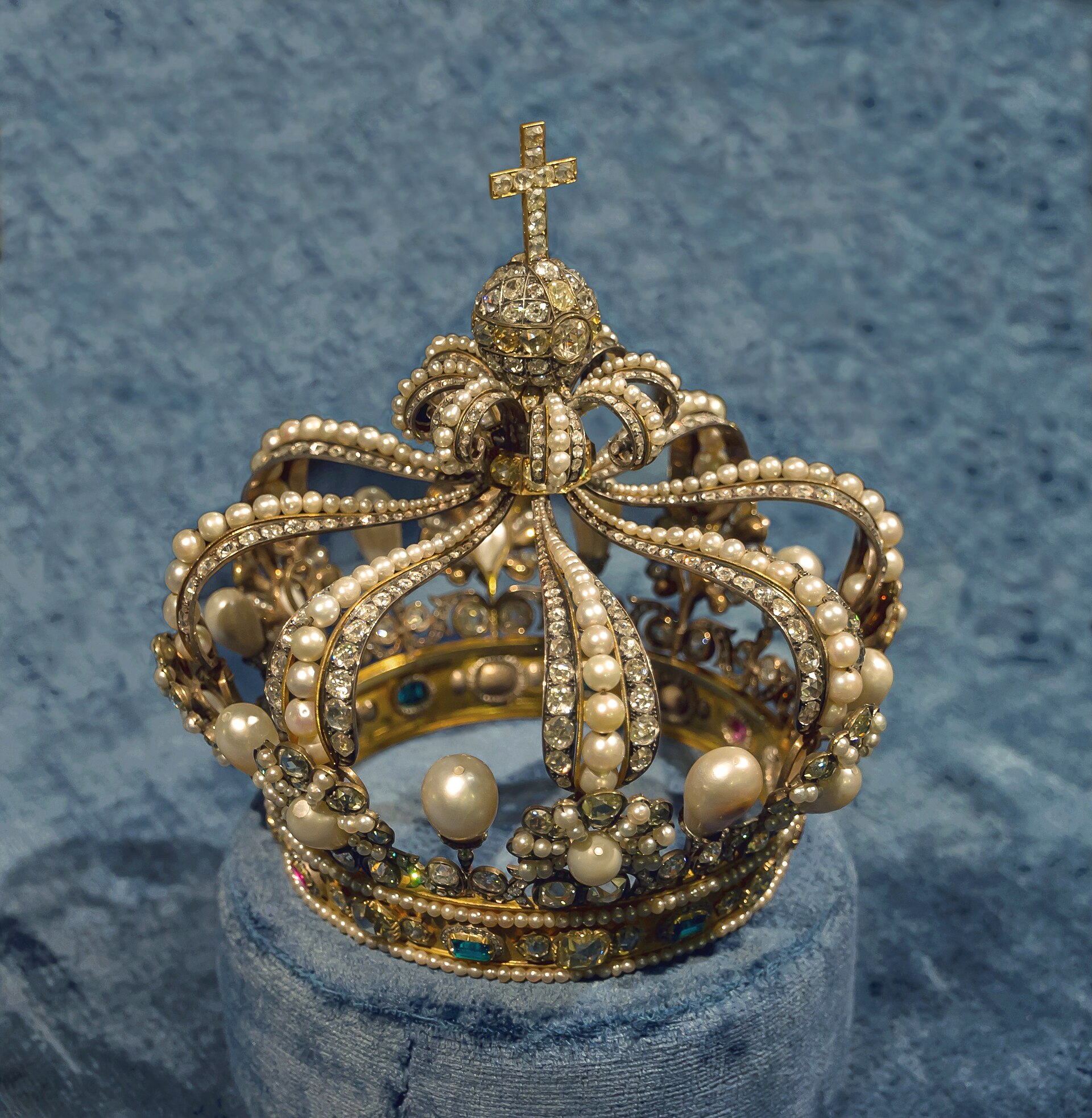 A crown of the Bavarian queens in the treasury