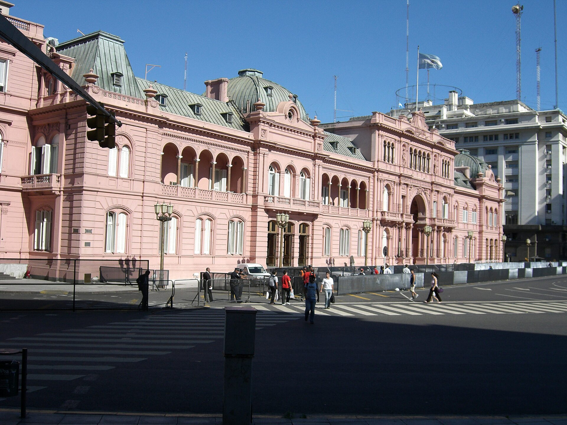 The palace and its central arch