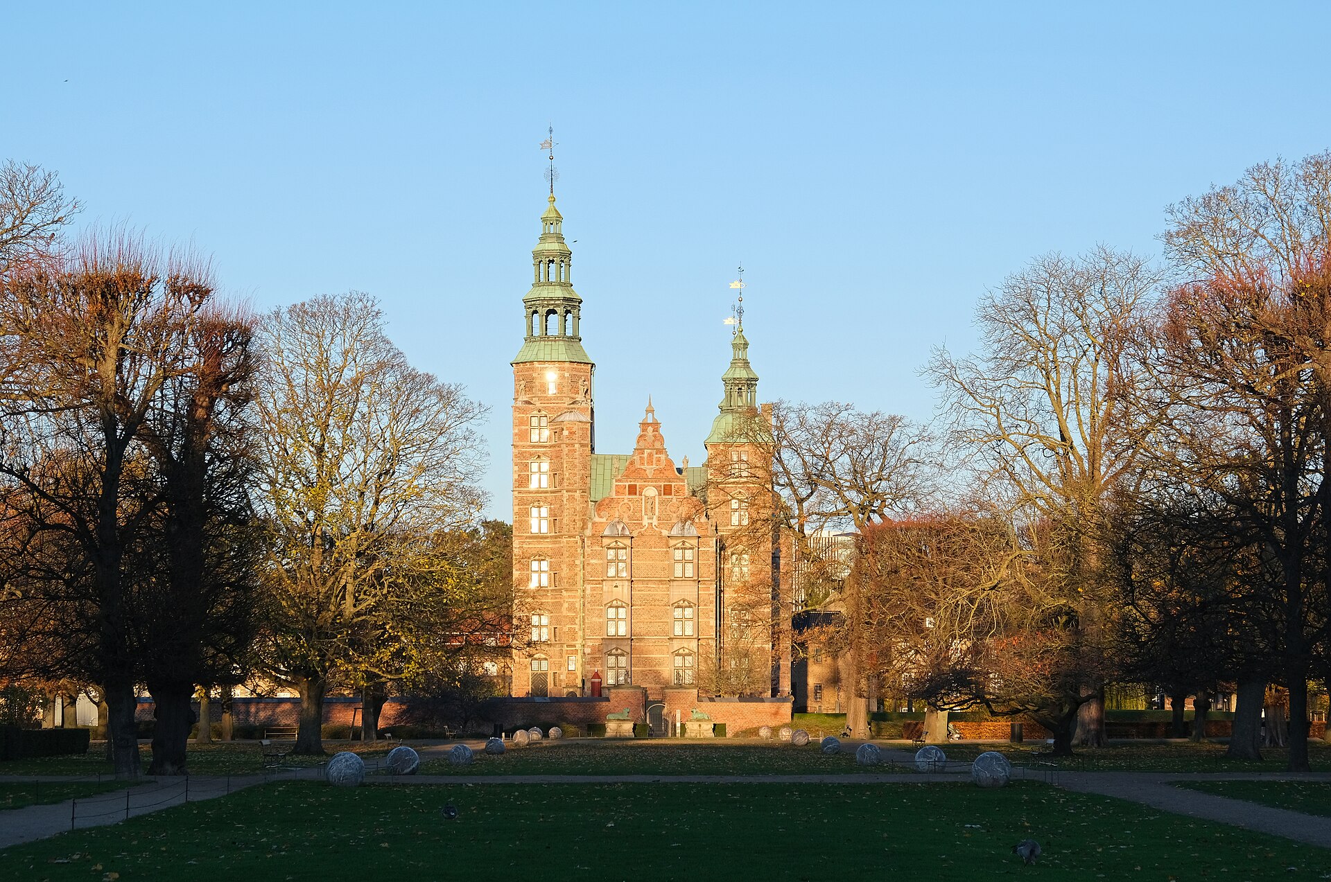 Rosenborg framed by the greenery of the King's Garden