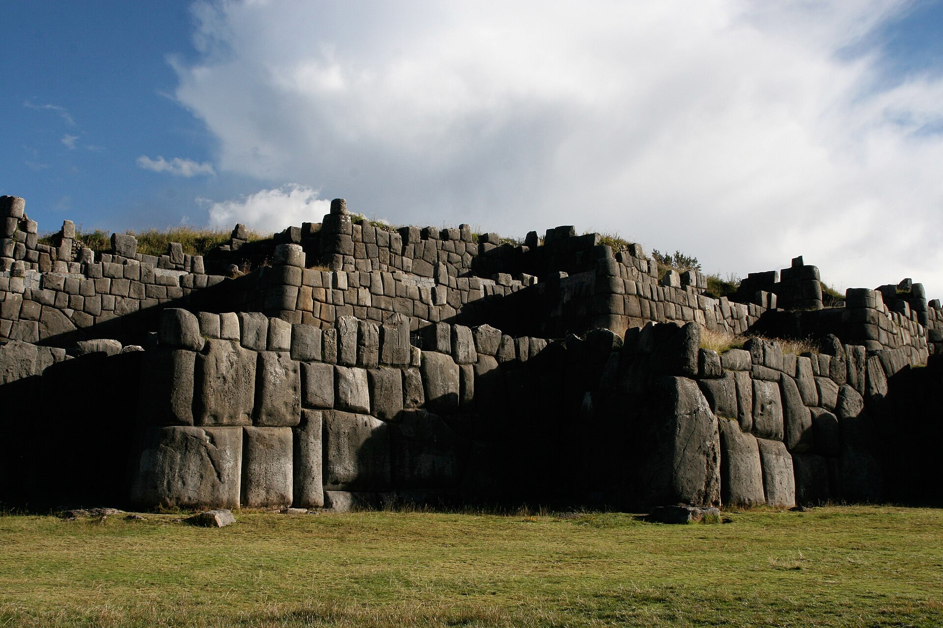 The colossal interlocking stones of Sacsayhuamán