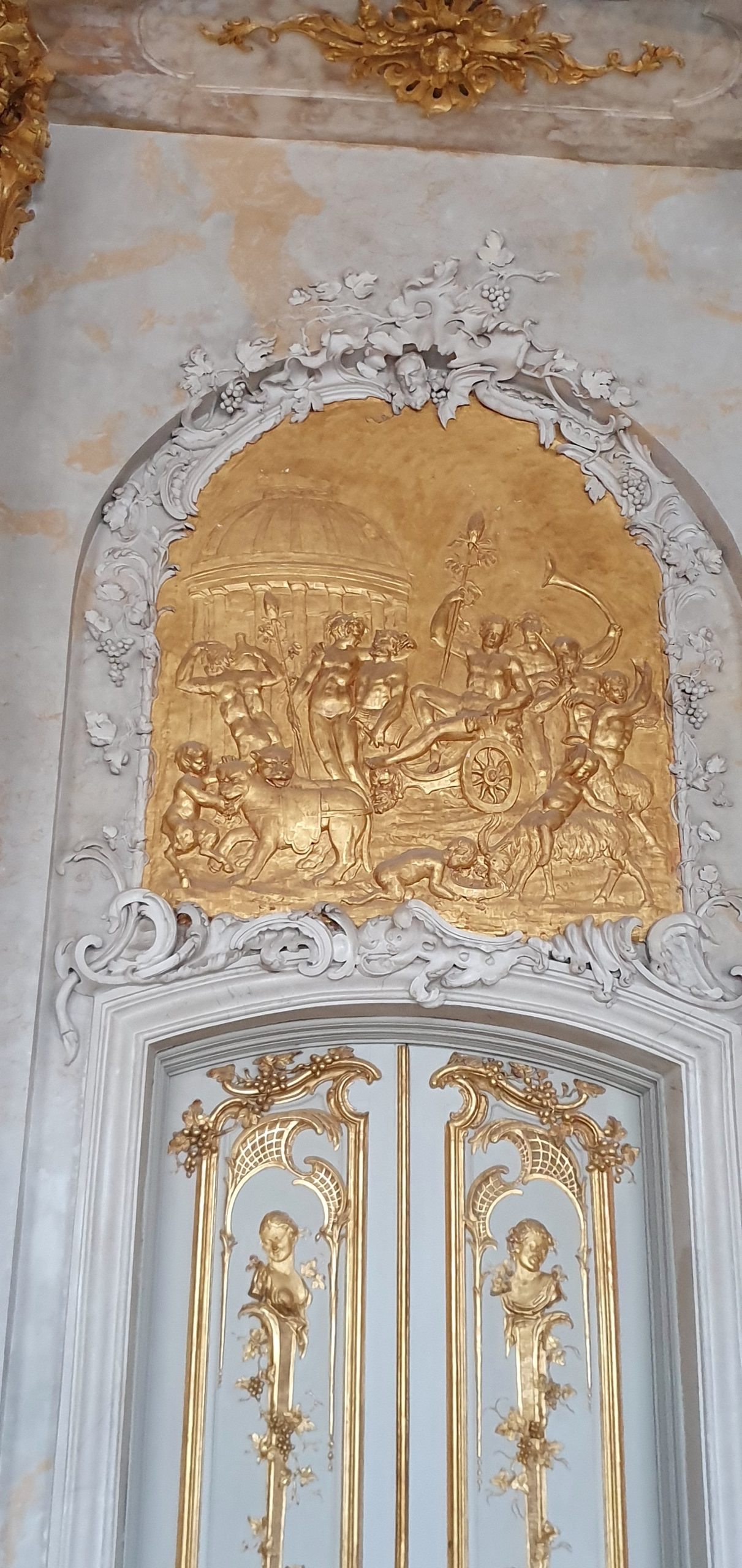 The entrance hall of Sanssouci, the threshold to the king's private world
