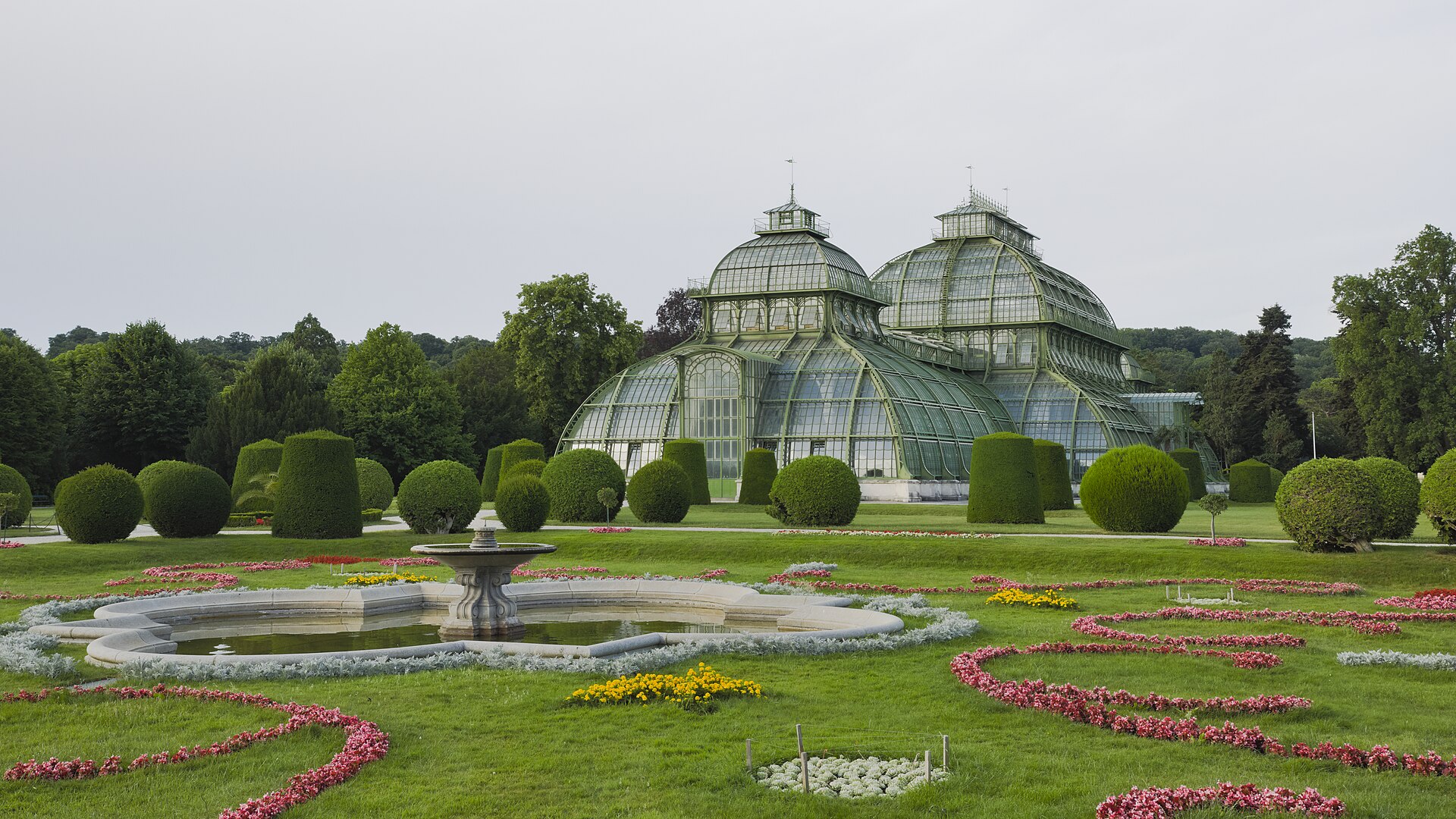 The warm “Schönbrunn yellow” became the colour of the empire