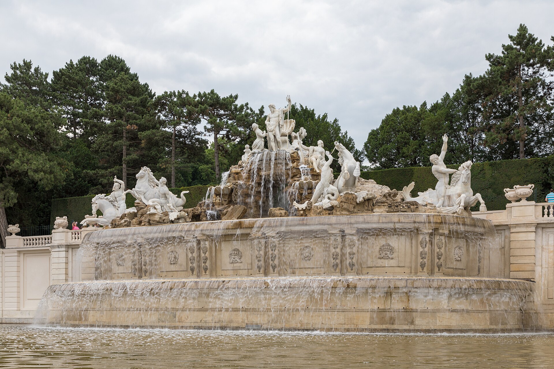 A grand glasshouse and the world’s oldest zoo enrich the grounds