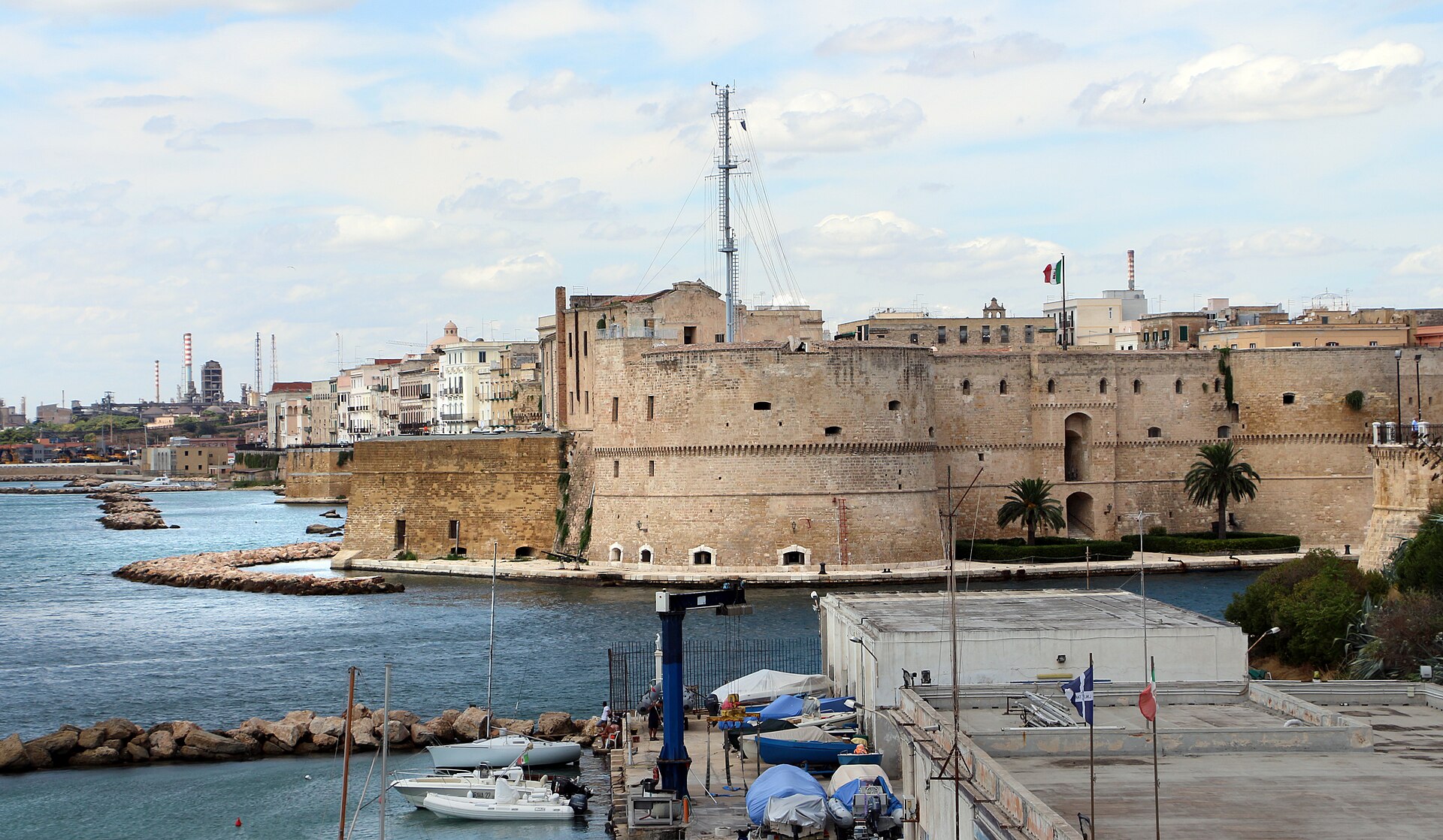 From the waterfront promenade the castle makes an unforgettable sight.