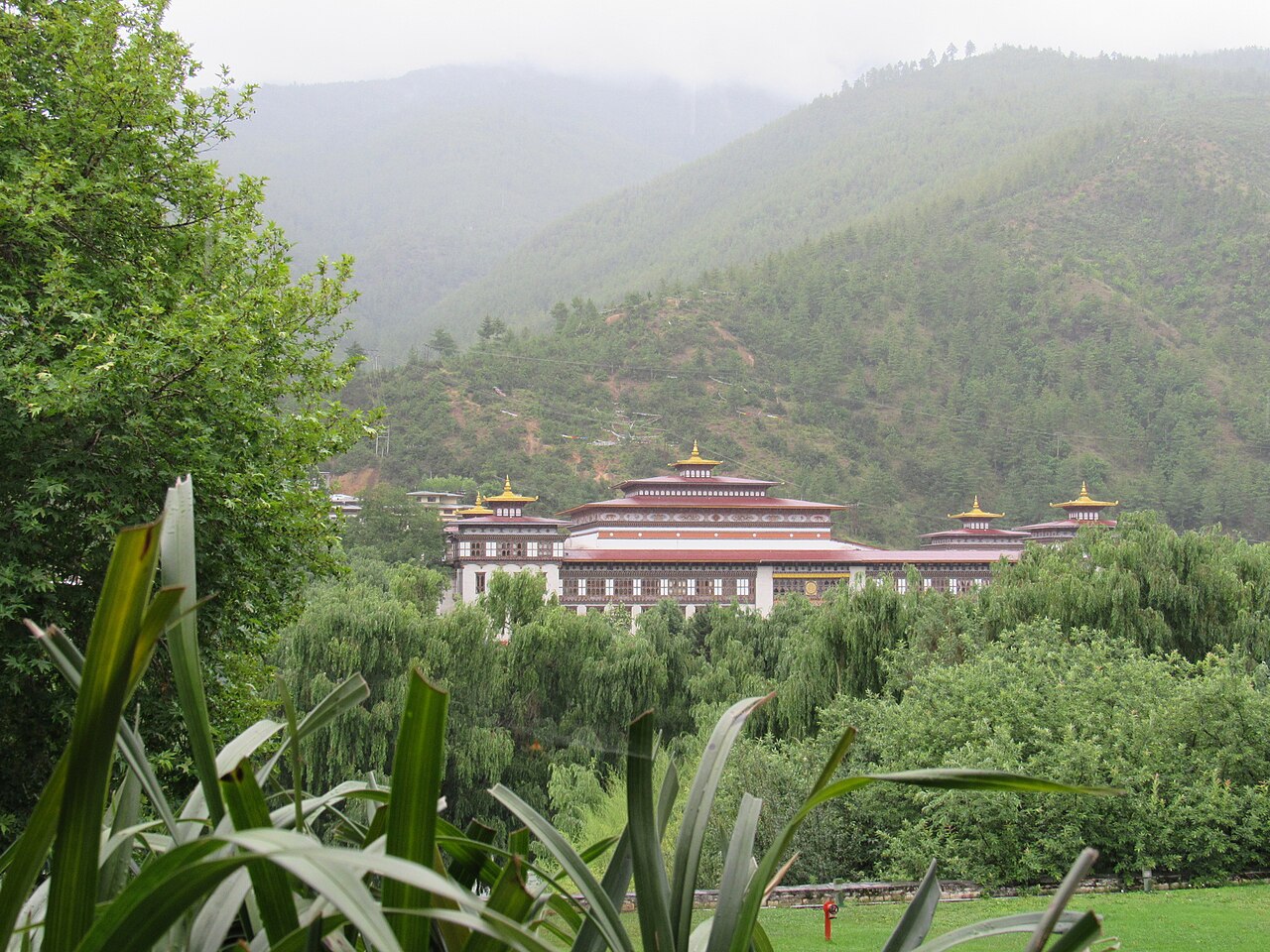 Tashichho Dzong beside the river in the Thimphu valley.