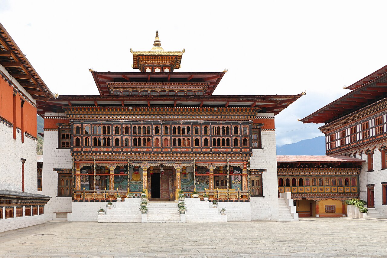 The temples and galleries of Tashichho Dzong.