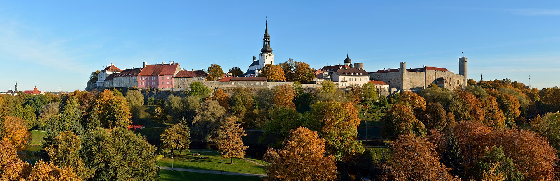 Danes, knights, Swedes, and Russians all ruled from Toompea in turn.