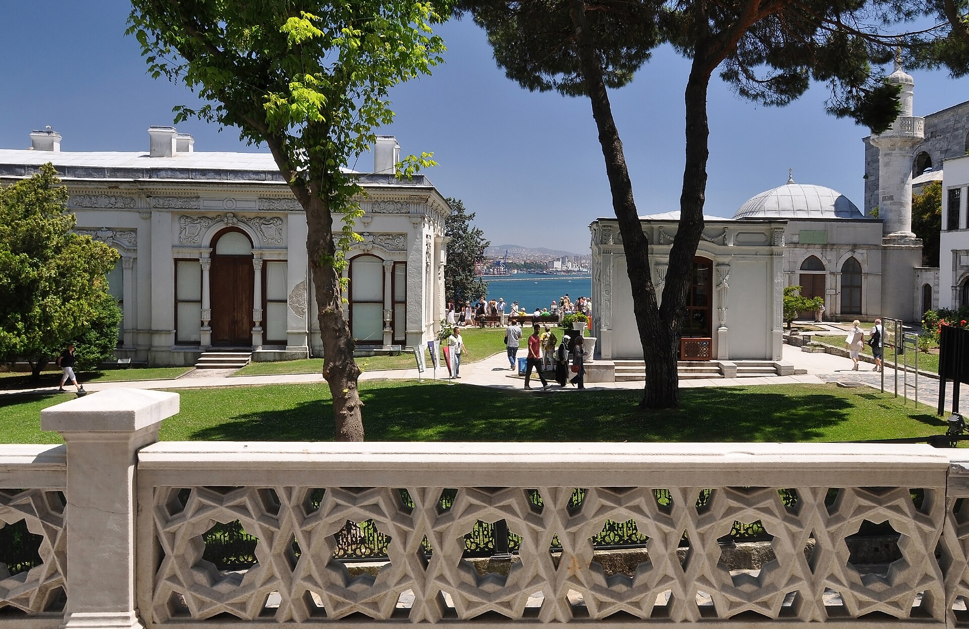A pavilion in the Fourth Courtyard, built for leisure and for the views over the sea.