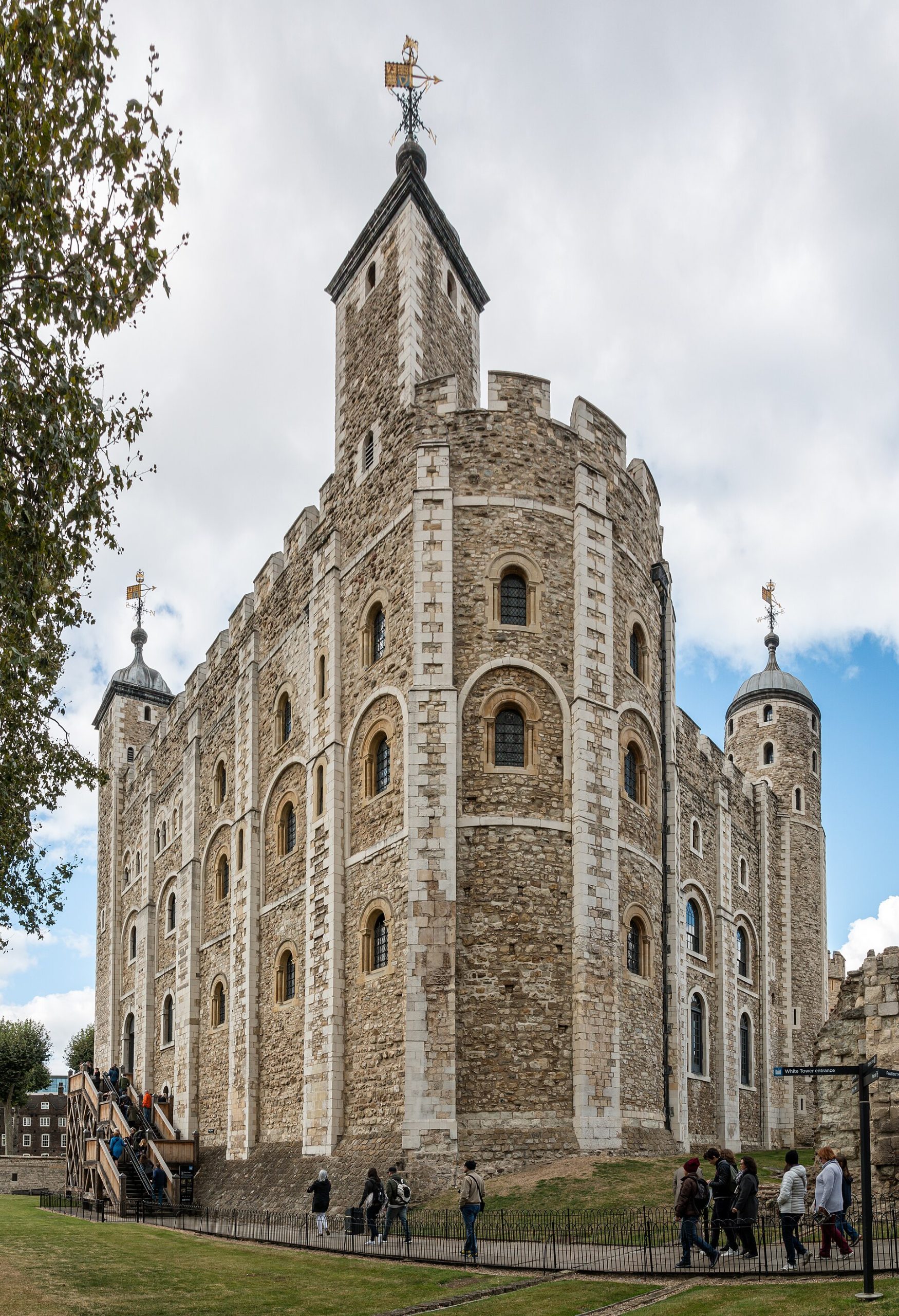 The White Tower, the great Norman keep built by William the Conqueror that gives the whole castle its name
