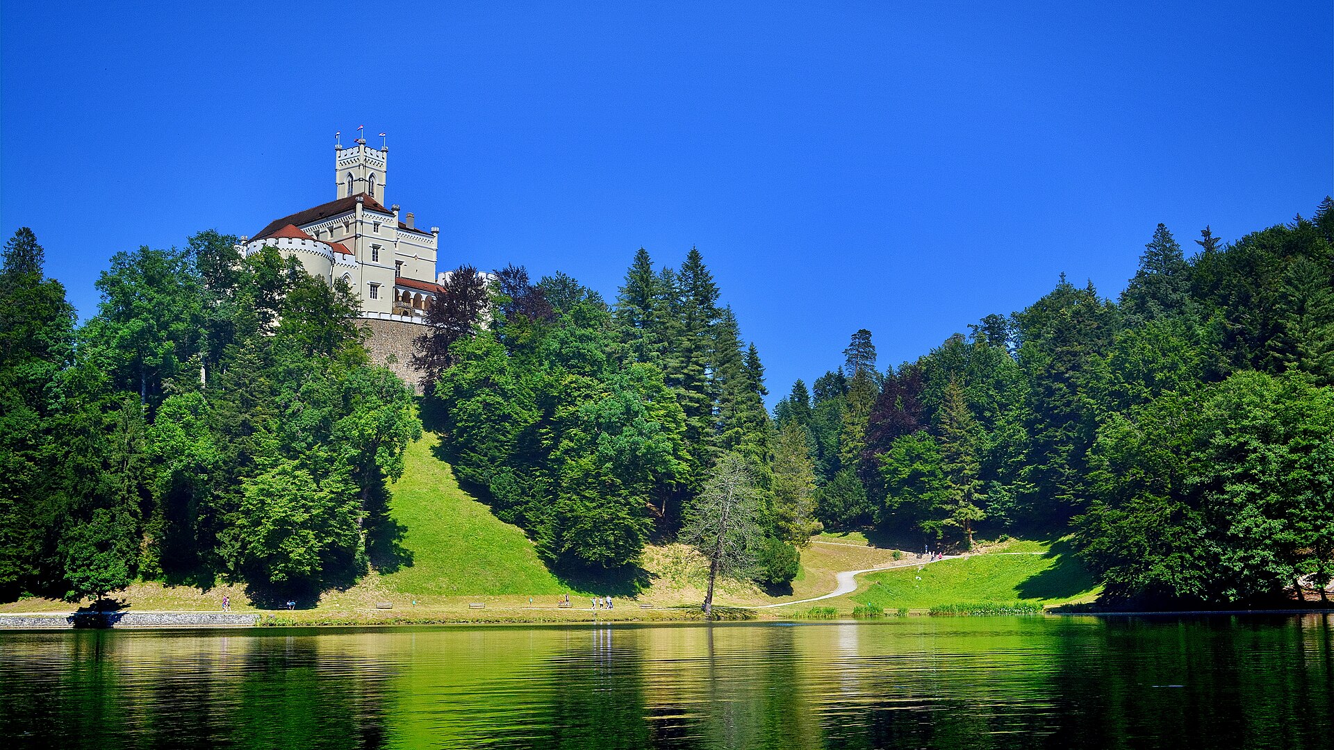 For a time the old castle fell into decline and was nearly abandoned.