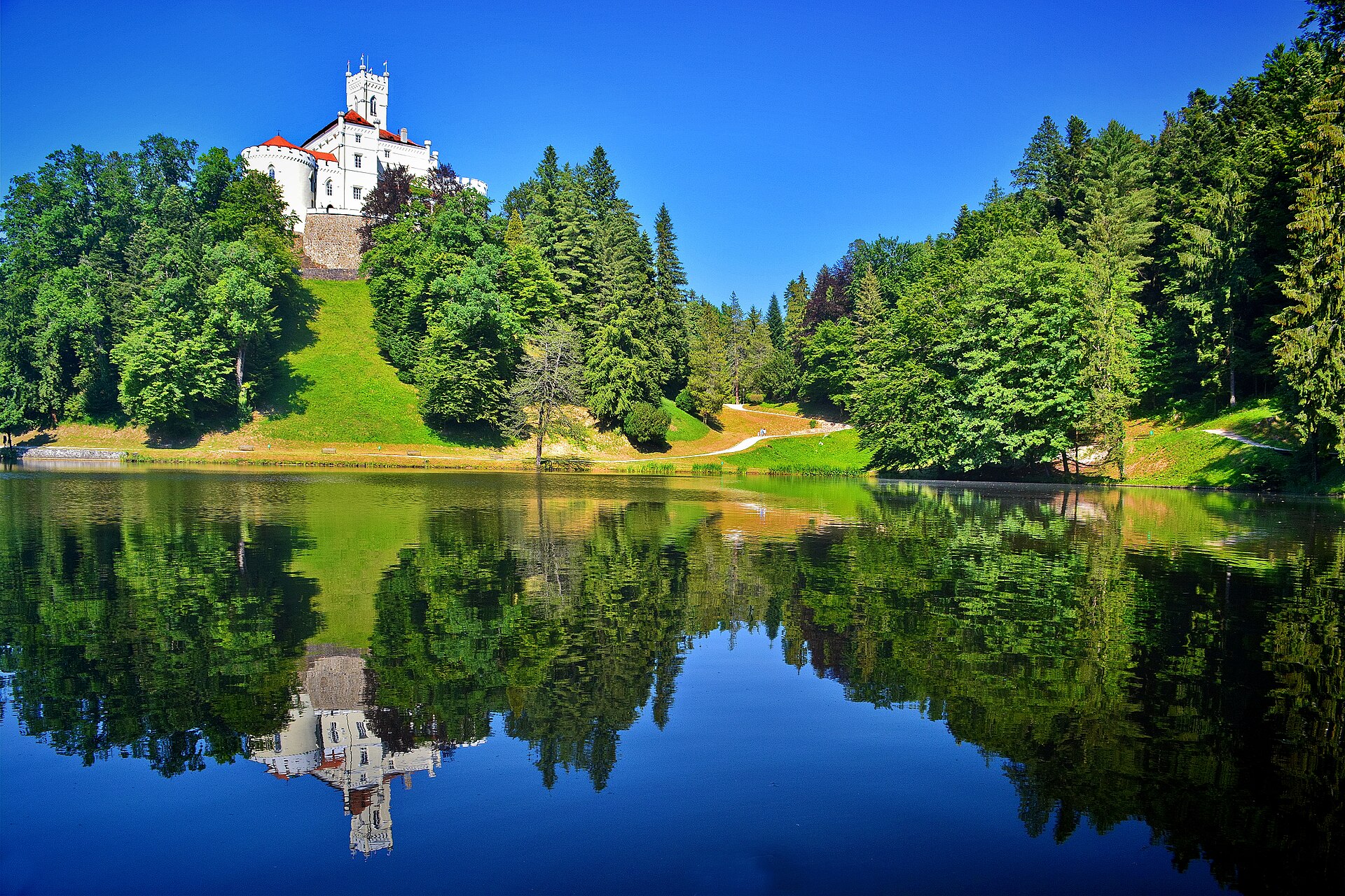 In the 20th century the castle became a public museum.