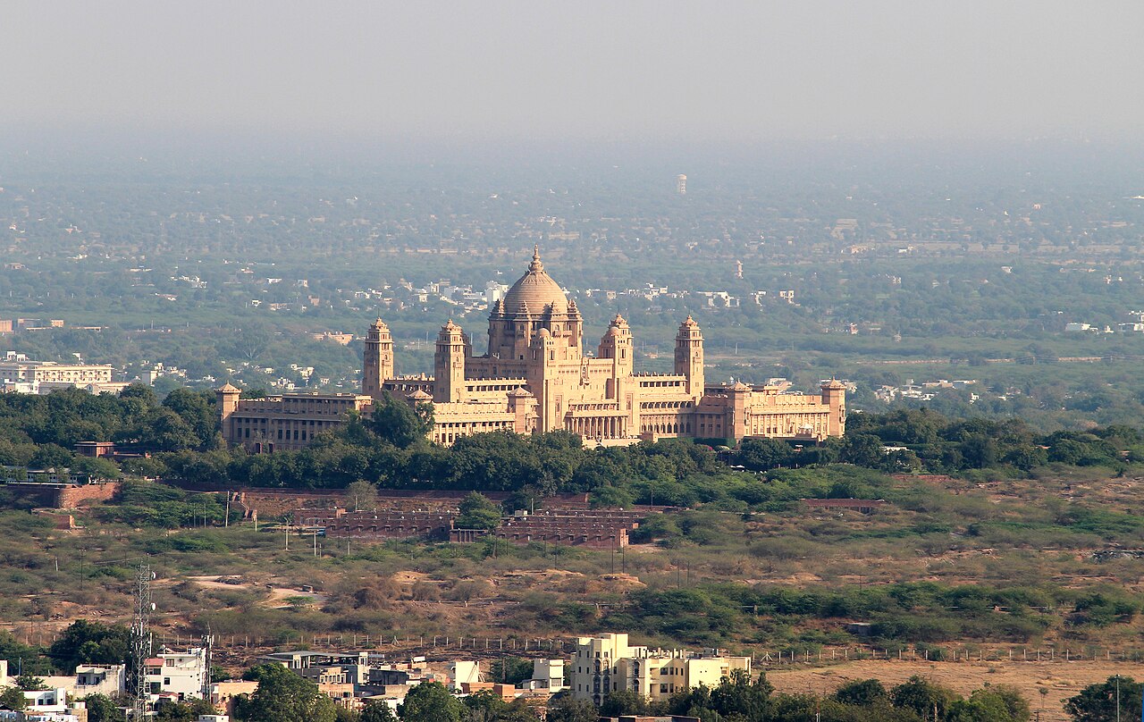 The long facade of Umaid Bhawan beneath its dome.