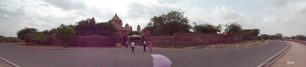 The palace and its great central dome.