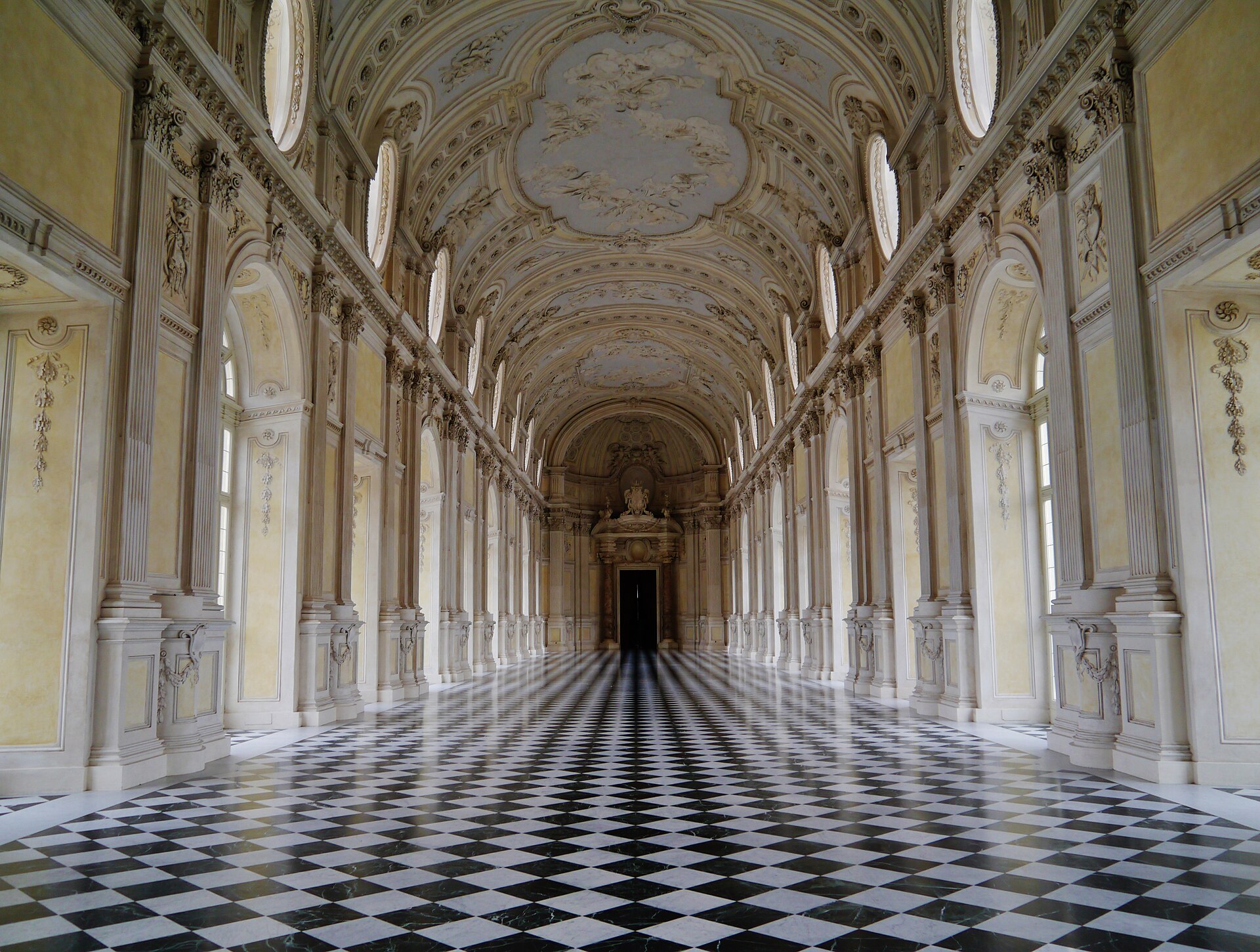 The Great Gallery, Juvarra's masterpiece of light