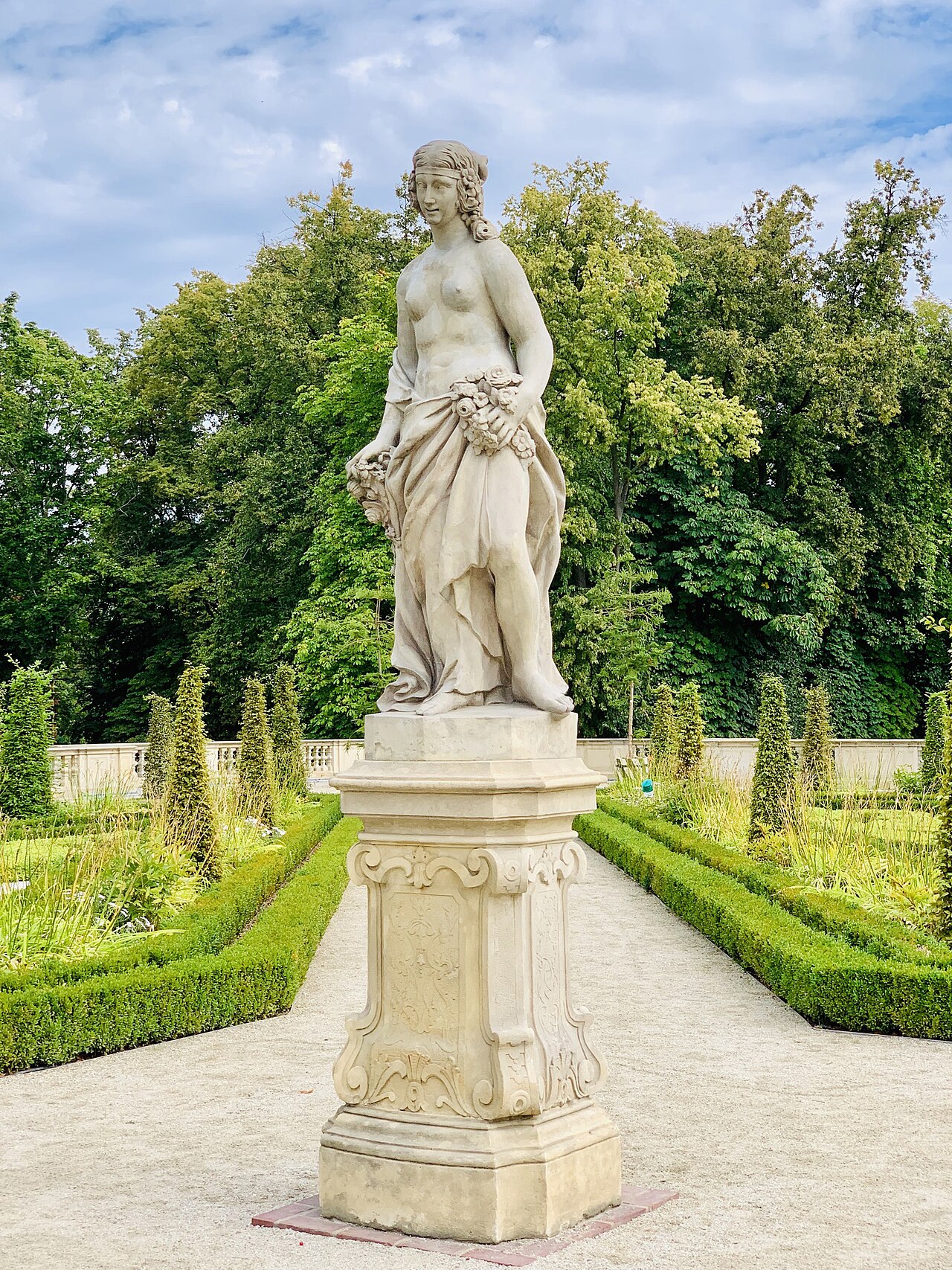 Garden sculptures in the grounds of Wilanow.