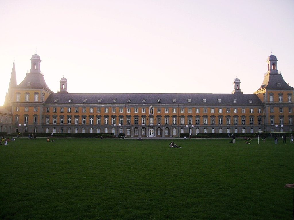 The long facade of the palace