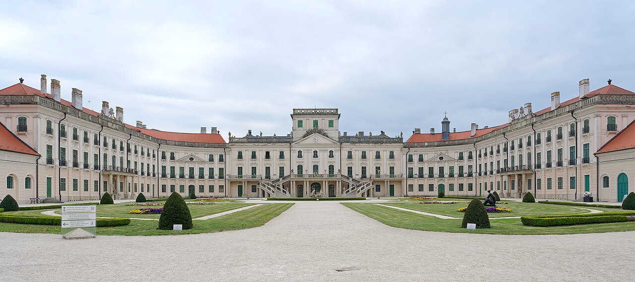 The grand central block of the palace