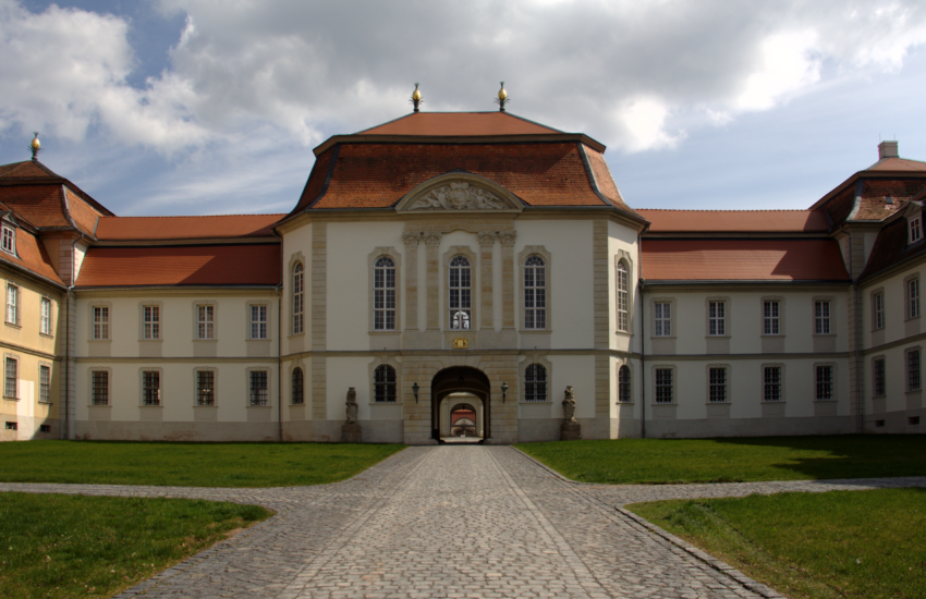 The front of Fasanerie Palace