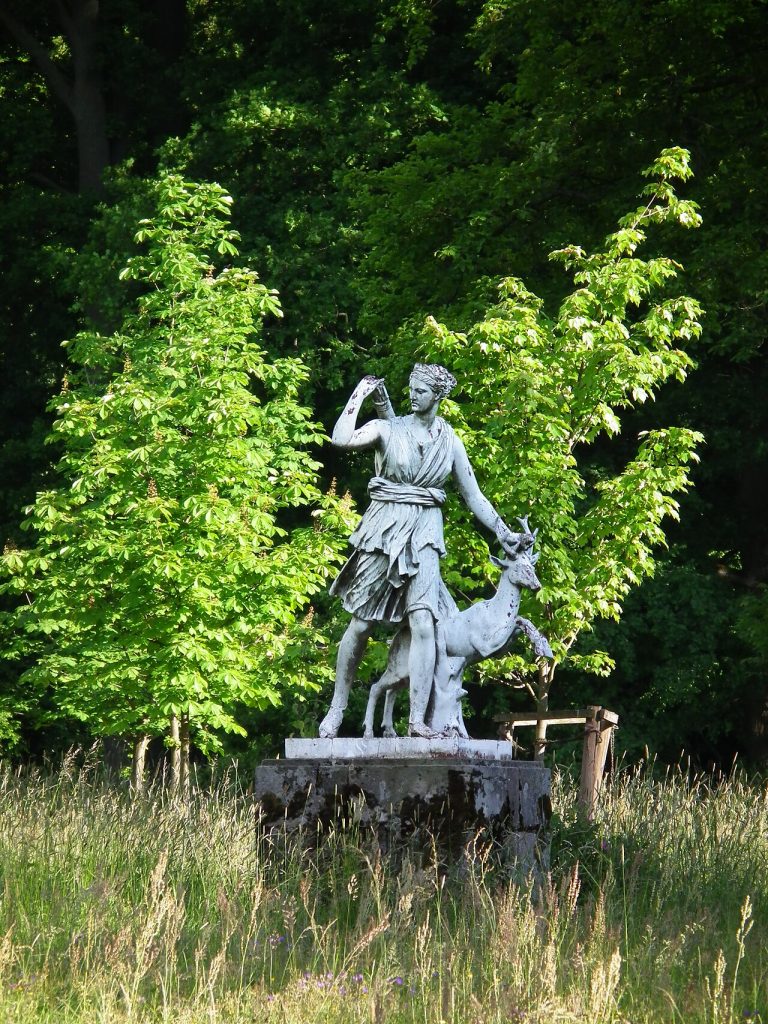 A hunter statue at Fasanerie