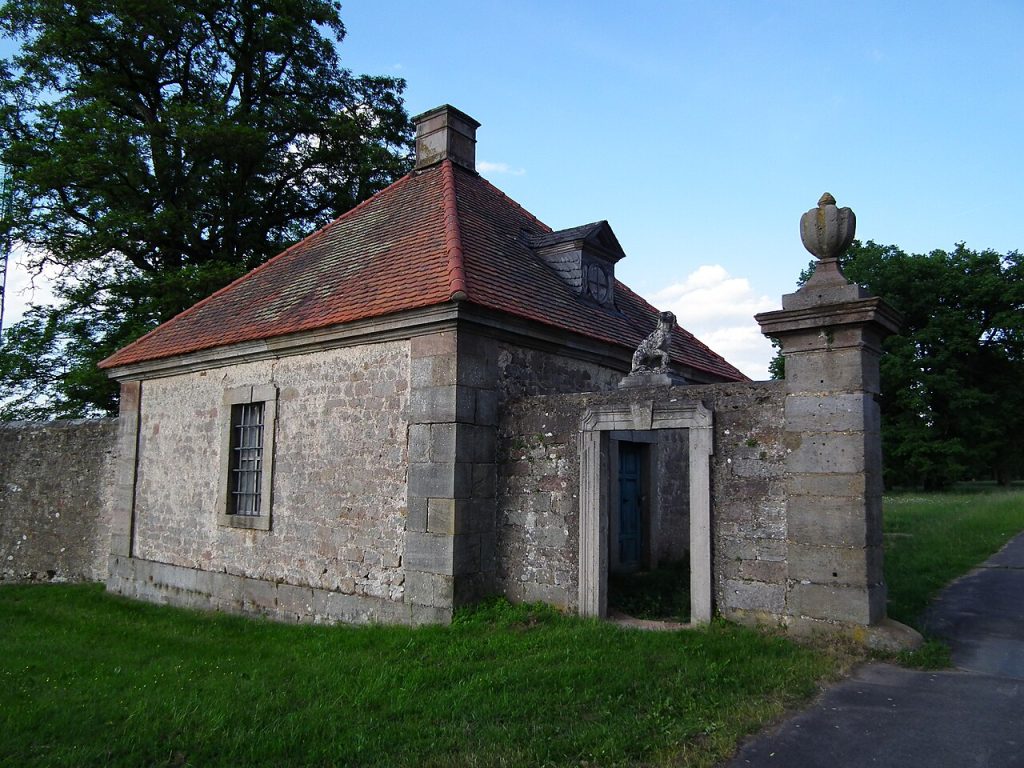 The outer gate of the palace