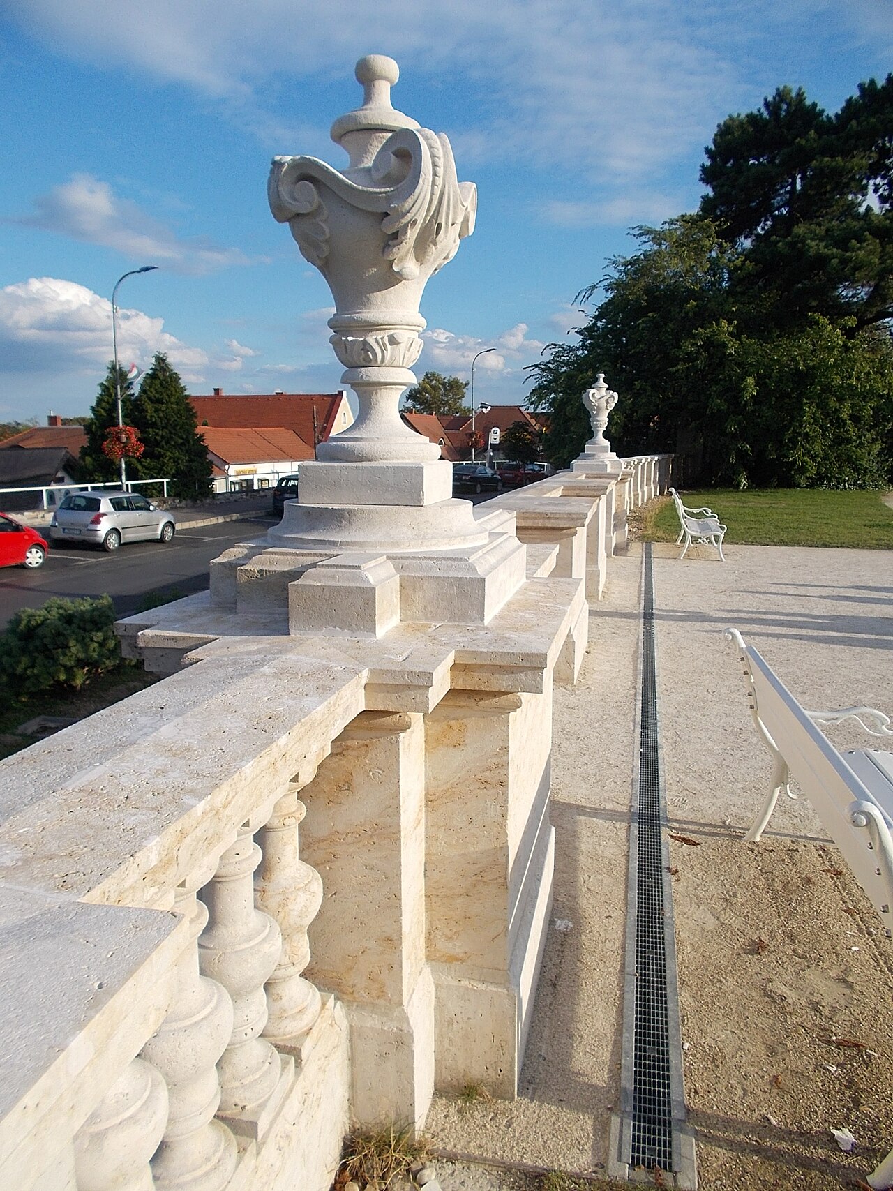 A stone vase in the palace garden