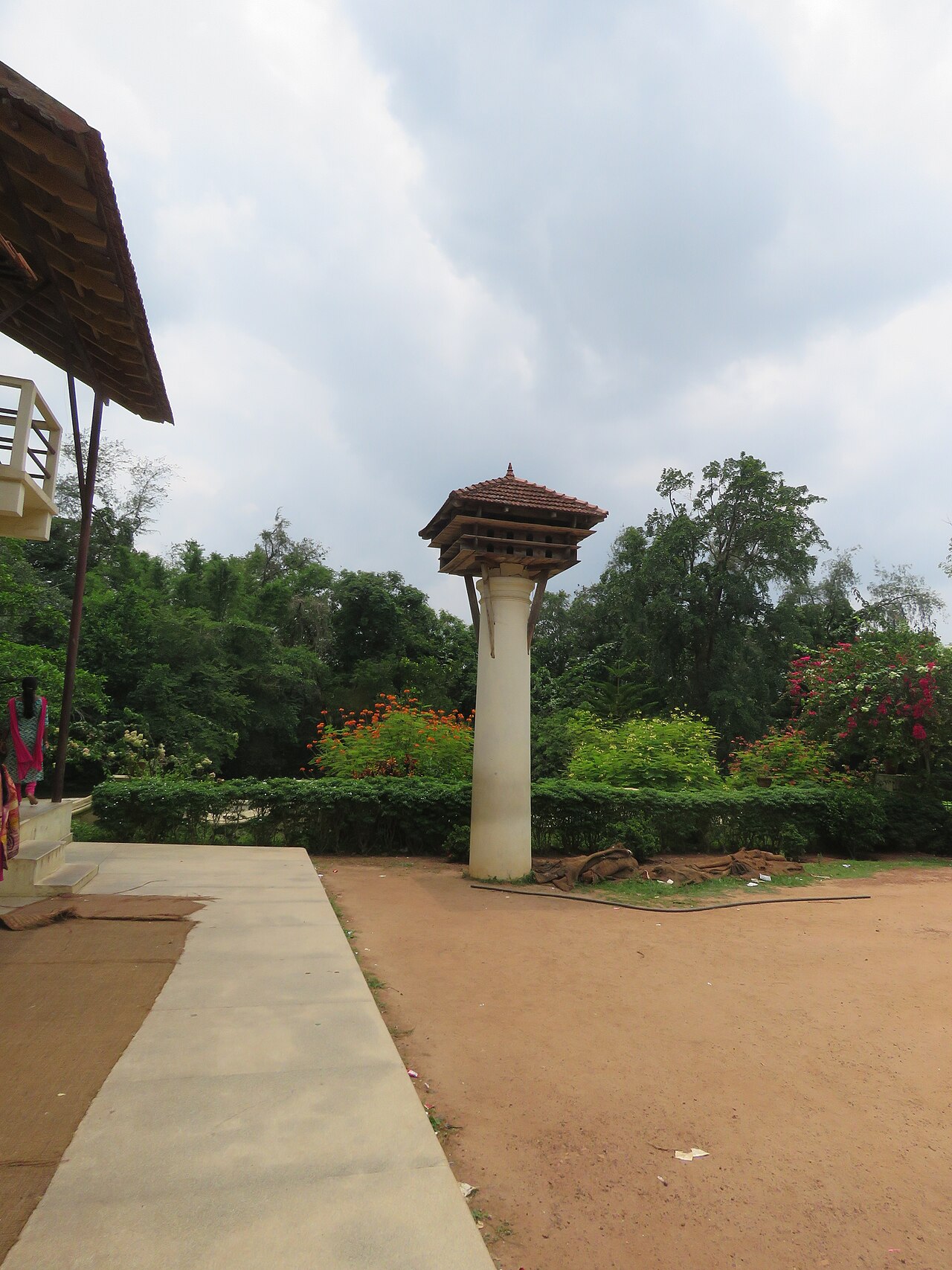 The Hill Palace complex amid its gardens