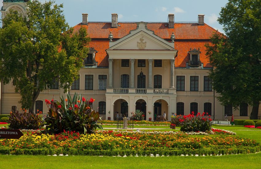 Kozlowka Palace seen from the front