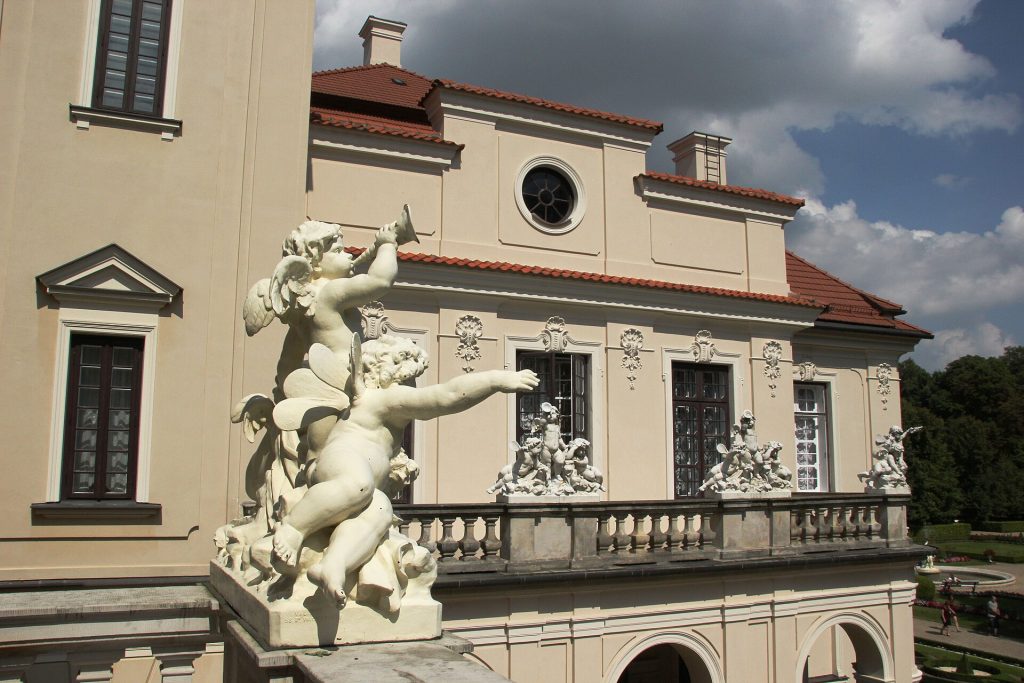 The balconies of Kozlowka Palace