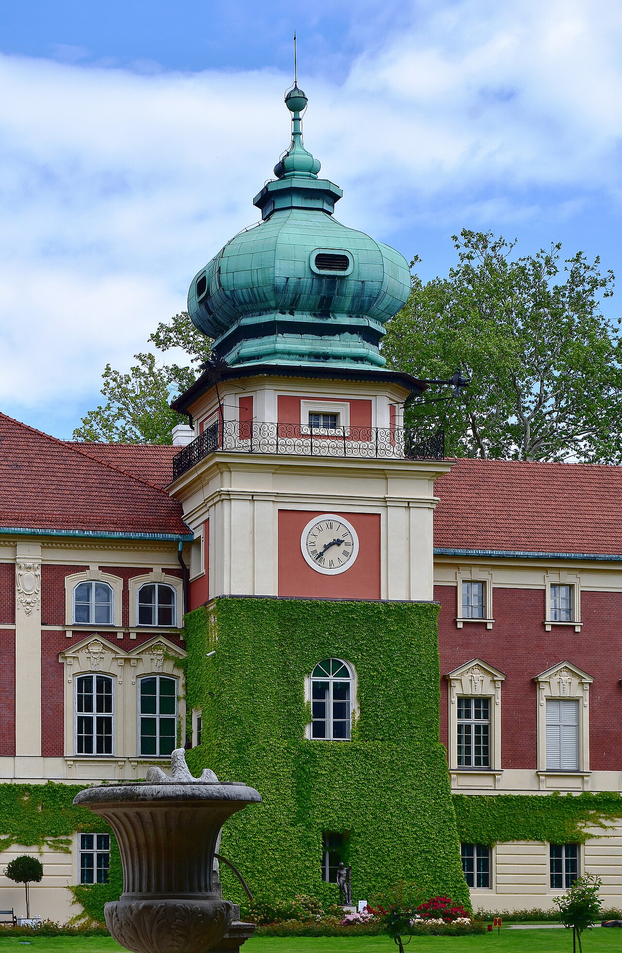 A view of the castle facade