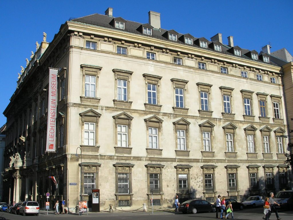 The long baroque front of the palace