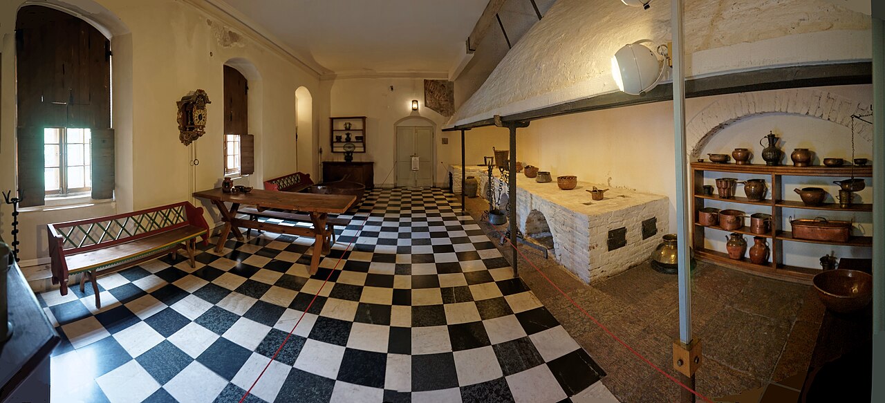 A richly decorated chamber on the first floor of the palace