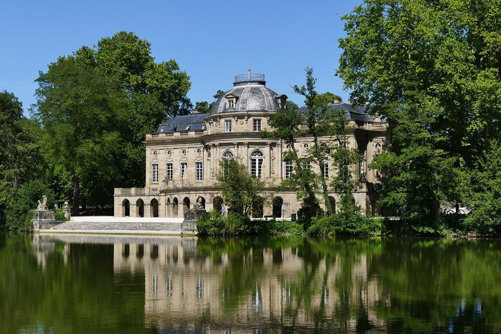 The palace in baroque style