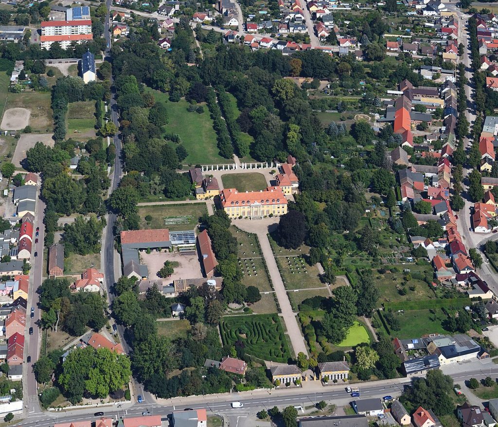 Mosigkau from the air