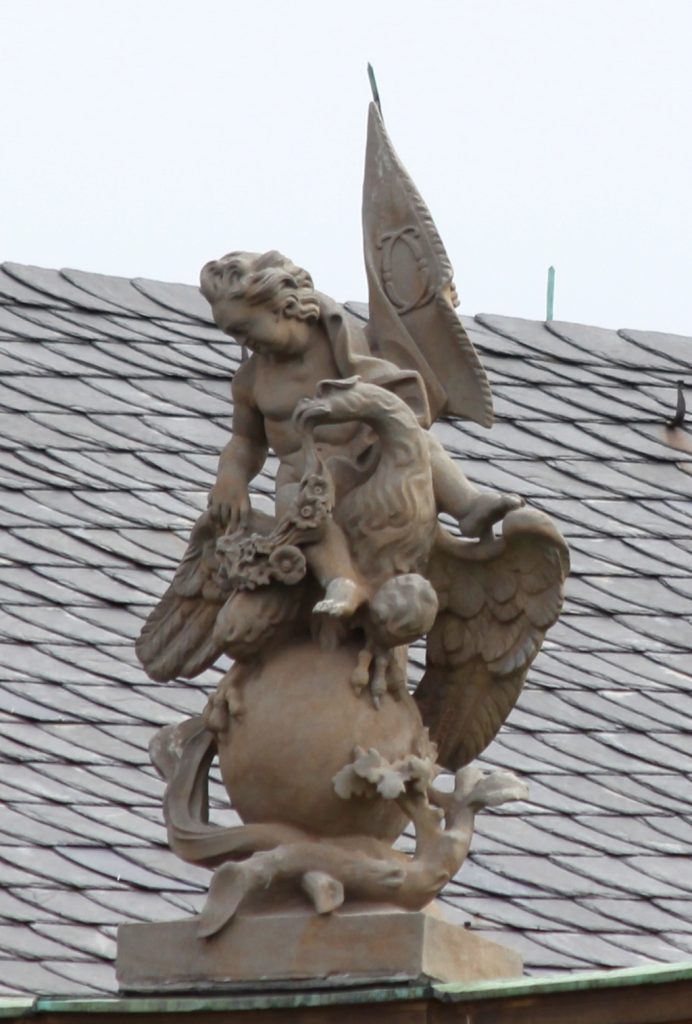 Another roof figure of the palace