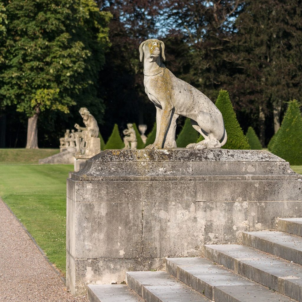 Statues on the Venus Island