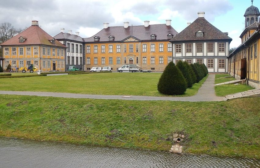 The court of honour of Oranienbaum Palace