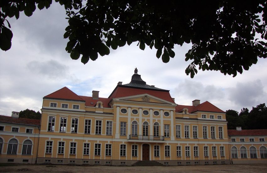 The front of Rogalin Palace