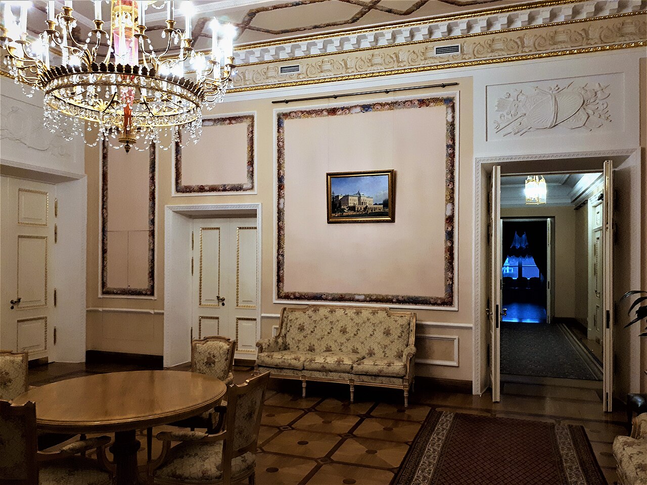 The palace and its surroundings at Strelna