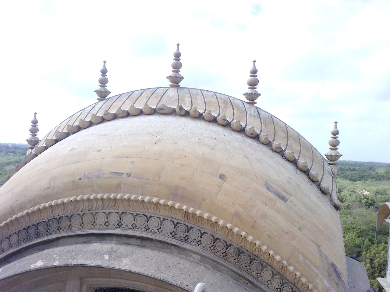 The central dome design of Vijay Vilas